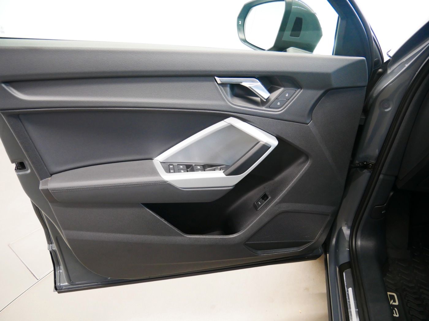 Audi Q3 35 TDI quattro advanced - Samsaru's Car Outlet
