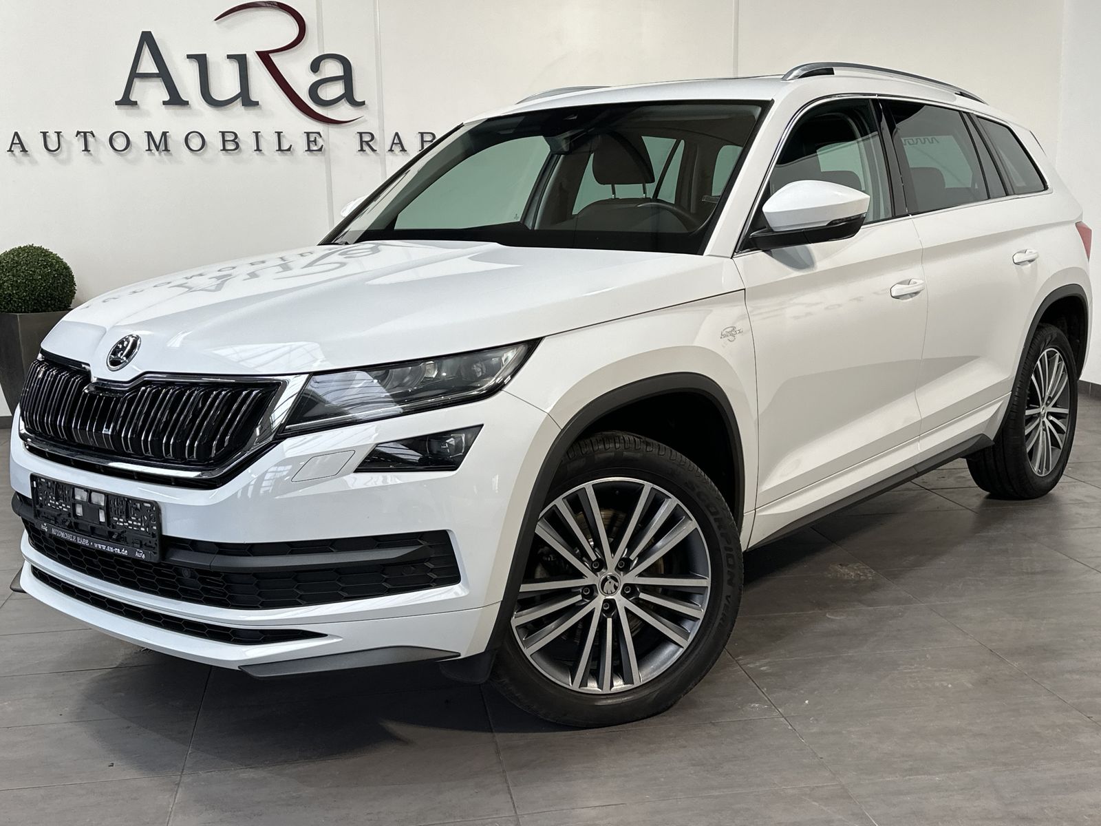 Skoda Kodiaq L&K 4x4 NAV+LED+AHK+360°+PANO+V-COCKPIT