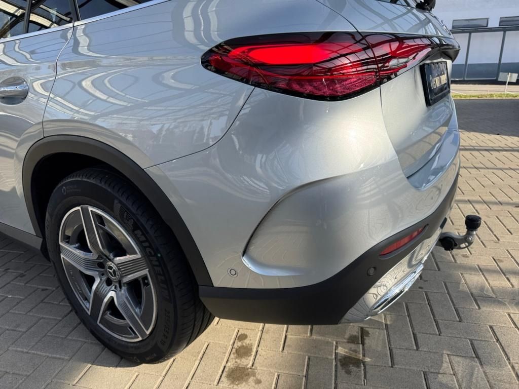 Mercedes-Benz GLC 300 d 4M AMG+AMBIENTE+DISTRO+MEMORY+MBUX+AHK