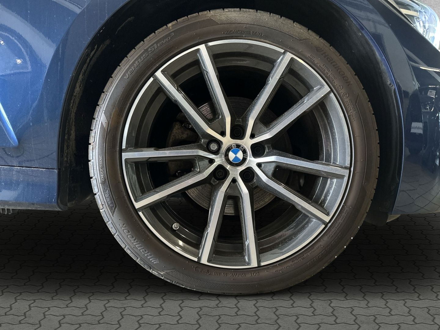 BMW 320 d - Samsaru's Car Outlet
