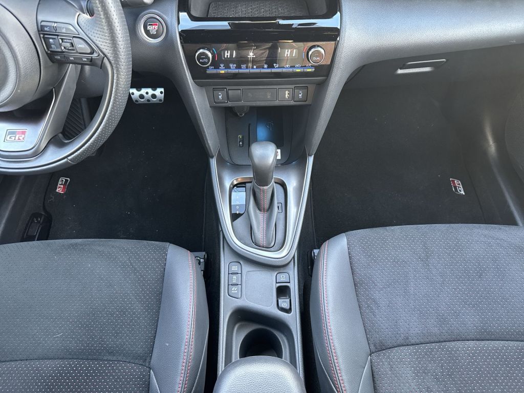 Toyota Yaris Cross Hybrid 1.5 VVT-i GR Sport JBL LED