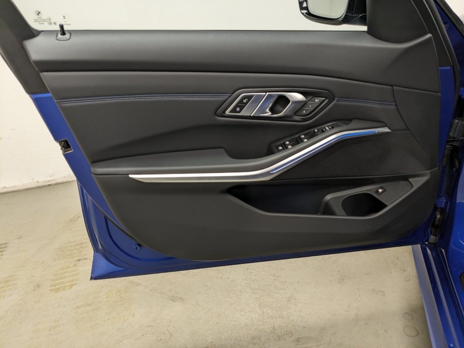 BMW 330e M Sport - Samsaru's Car Outlet