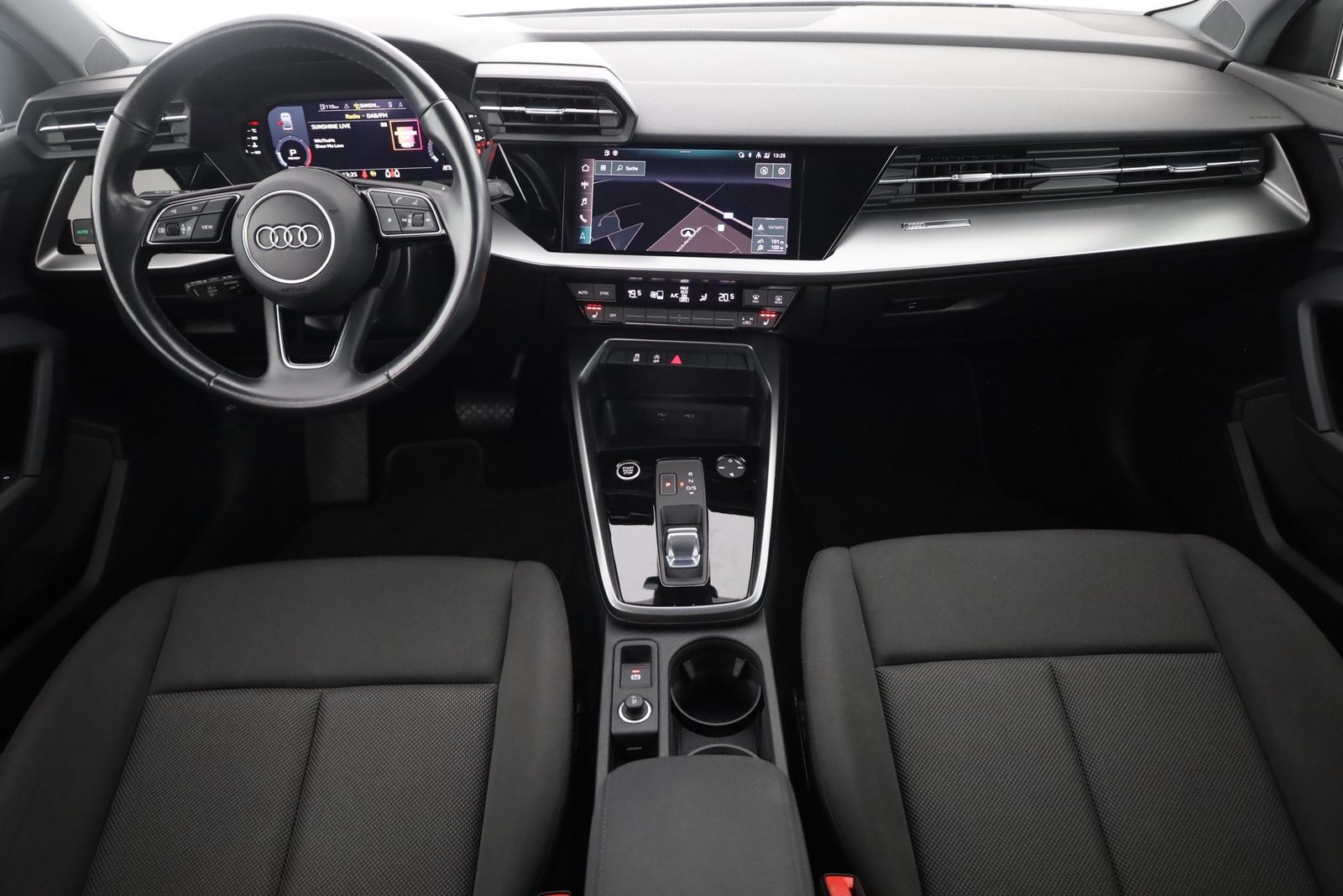 Audi A3 35 TDI S-Tronic Limousine LED Navi AHK Tempo