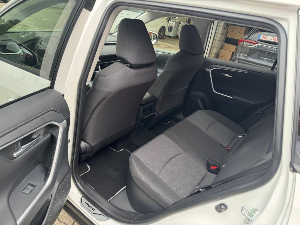 Toyota RAV 4 2.5 4x2 Hybrid Club - Samsaru's Car Outlet