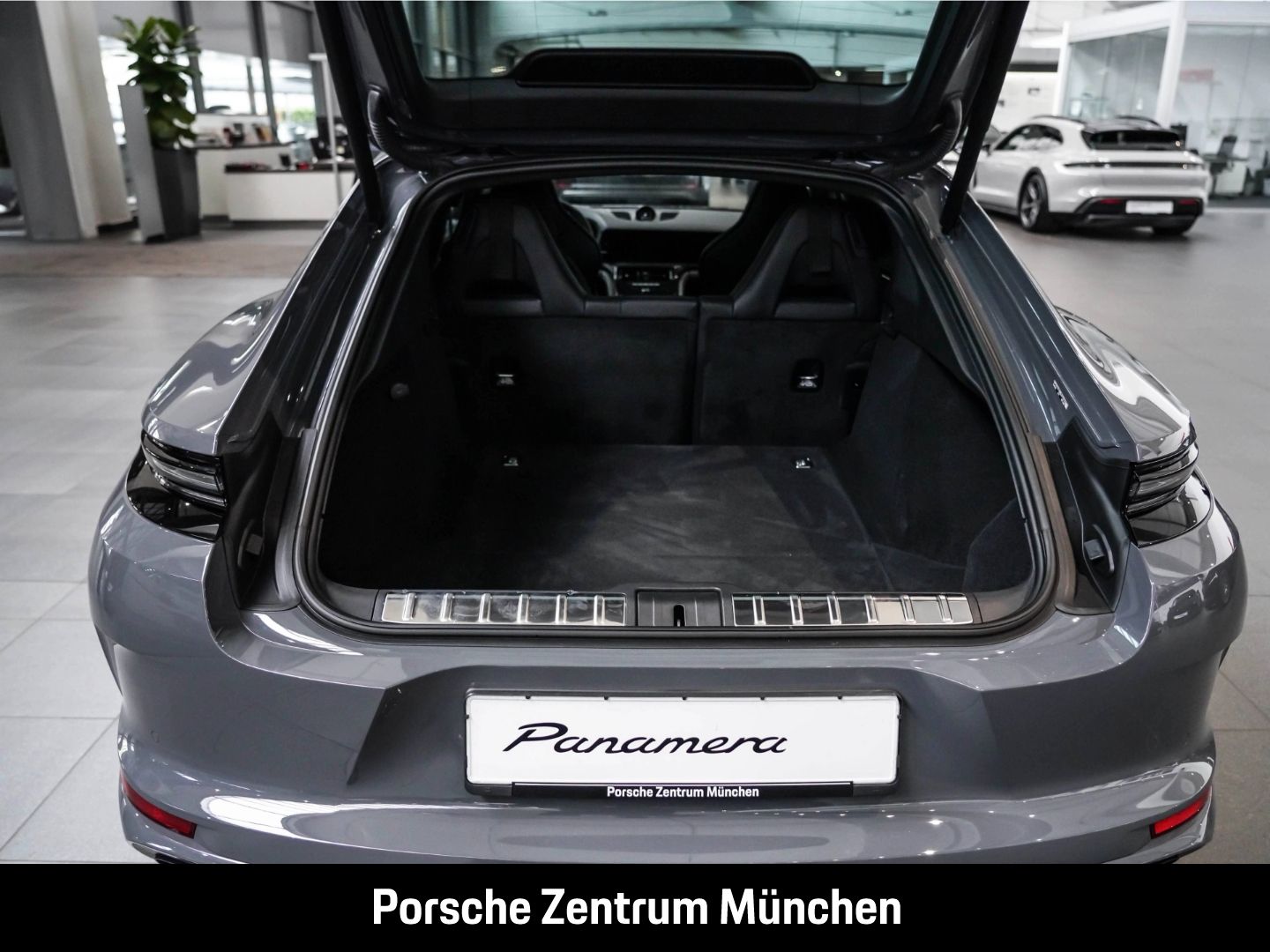 Porsche Panamera GTS LED-Matrix Sportabgas InnoDrive