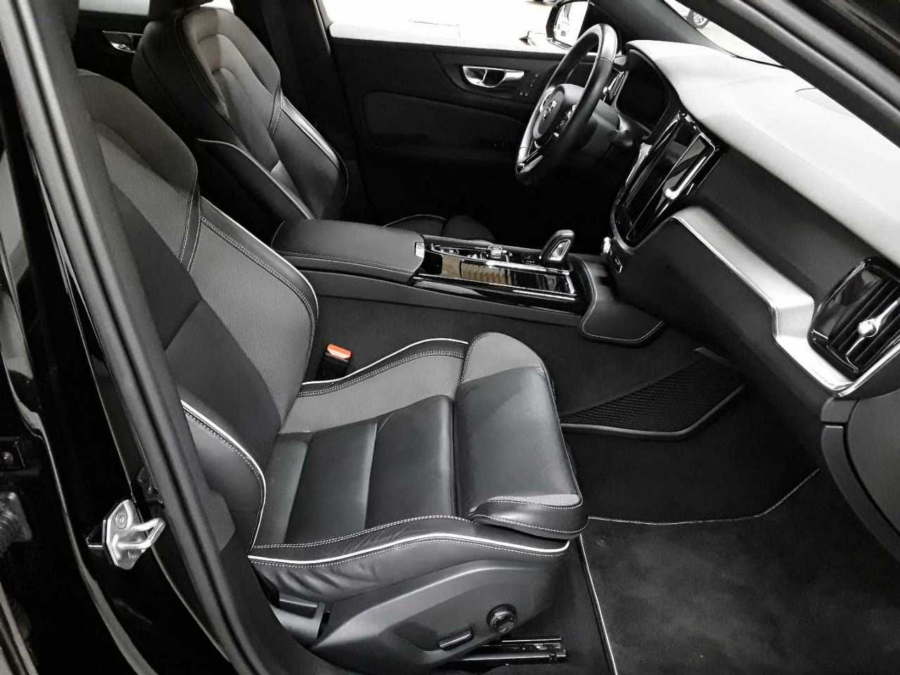 Volvo S60 T8 Recharge AWD RDesign PANO