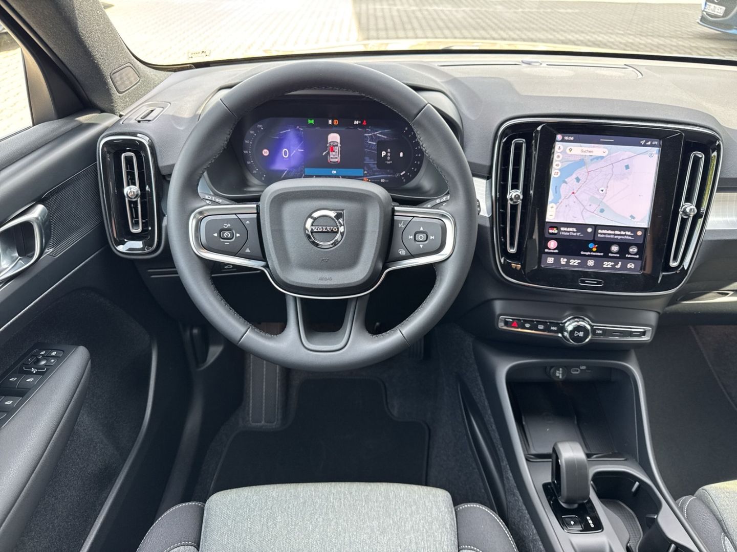 Volvo XC40 Core B3 - Samsaru's Car Outlet