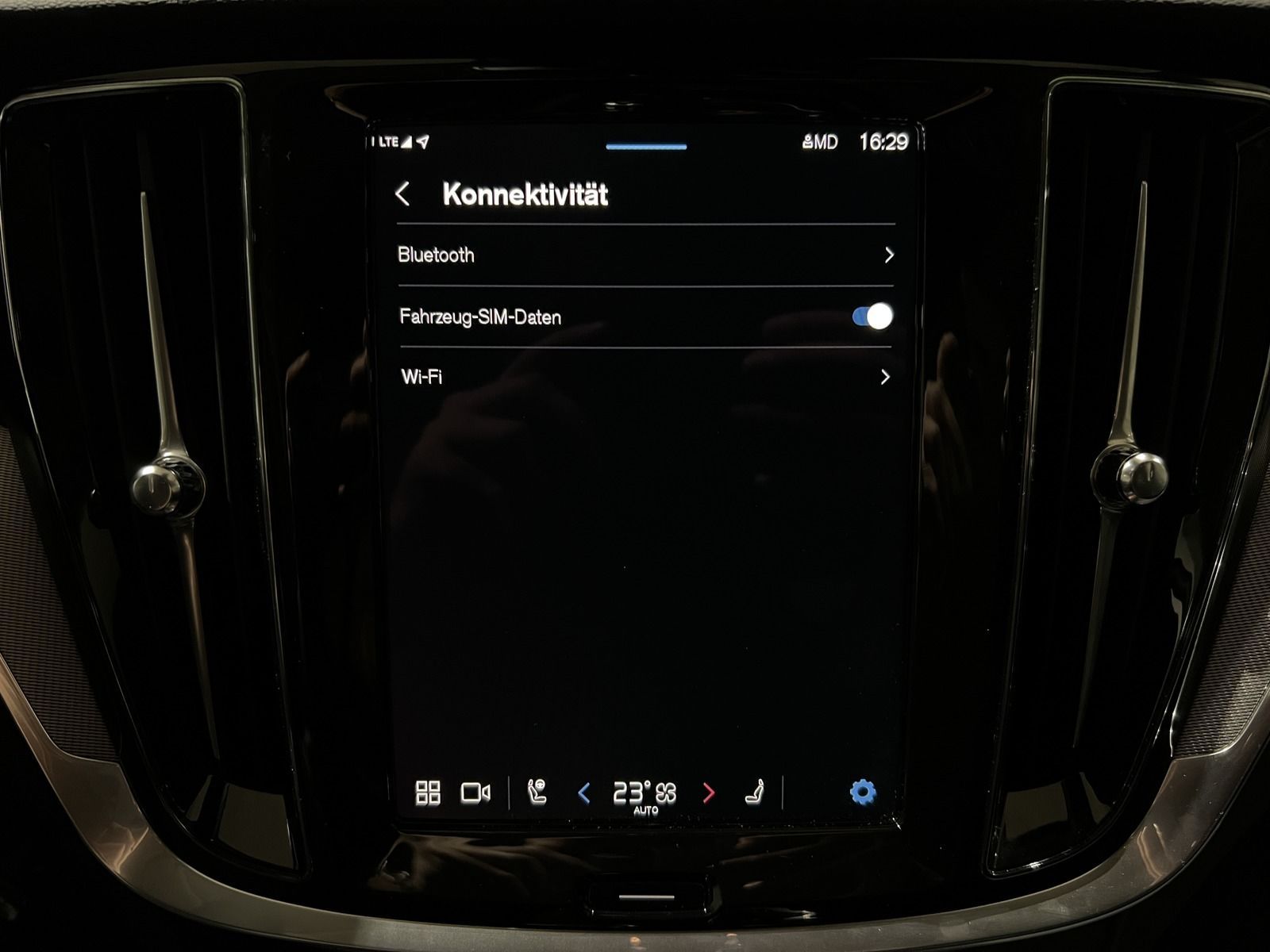 Volvo V60 T6 Plus Dark Recharge AWD ACC Pano AHK 360°