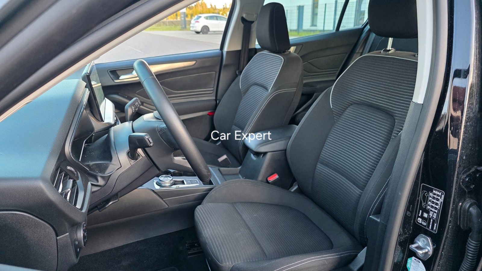 Ford Focus TurnierTitanium,1Hand,8xAlu,Scheckheft,LED