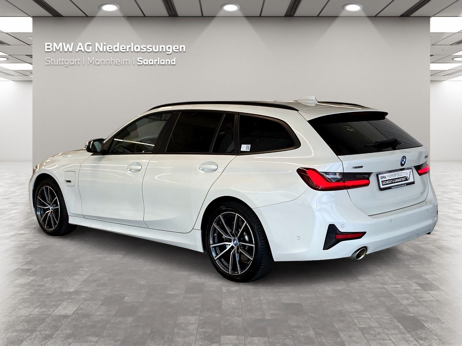 BMW 320e xDrive Touring - Samsaru's Car Outlet