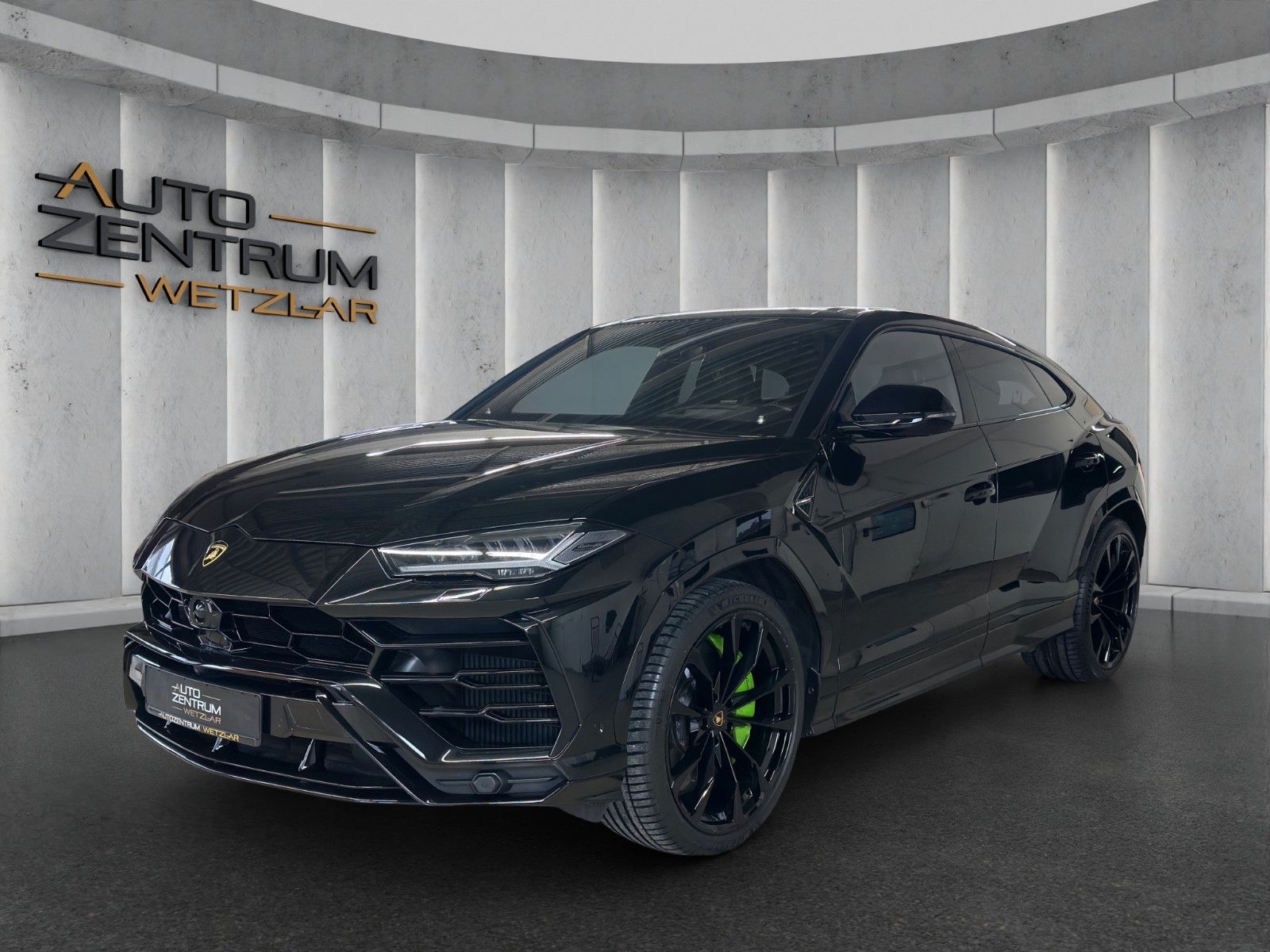 Lamborghini Urus 4.0 V8 - Samsaru's Car Outlet