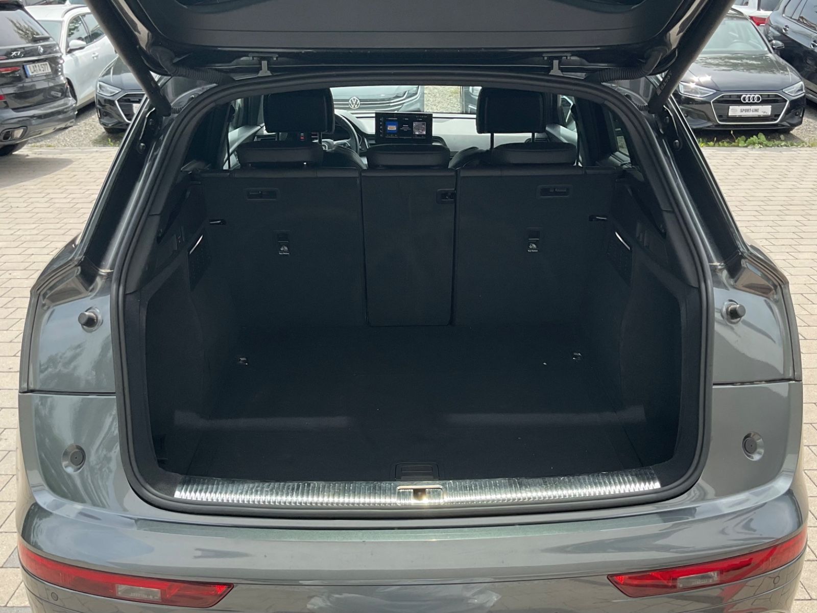 Audi Q5 40 TDI quattro S line - Samsaru's Car Outlet