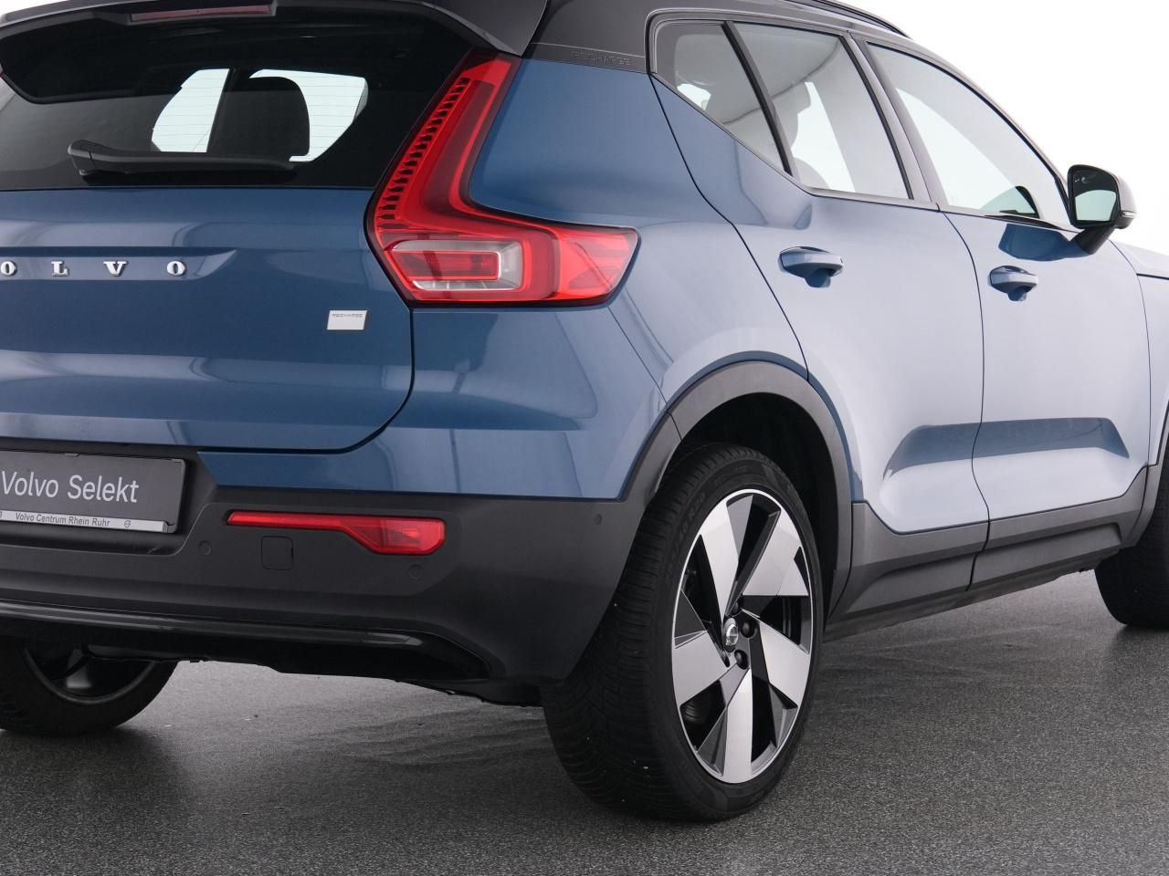 Volvo XC40 PURE ELECTRIC ULTIMATE AHK+LM 20''+MET+360°
