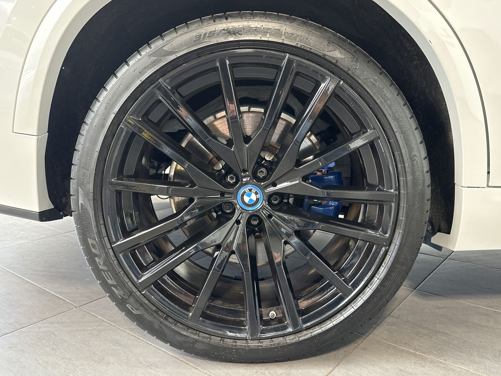 BMW X5 xDrive45e M-Sport NAV+LASER+AHK+ACC+360°+22ZO