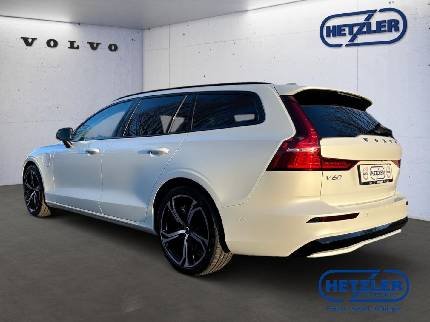 Volvo V60 Kombi Plus Dark Recharge Plug-In Hybrid AWD