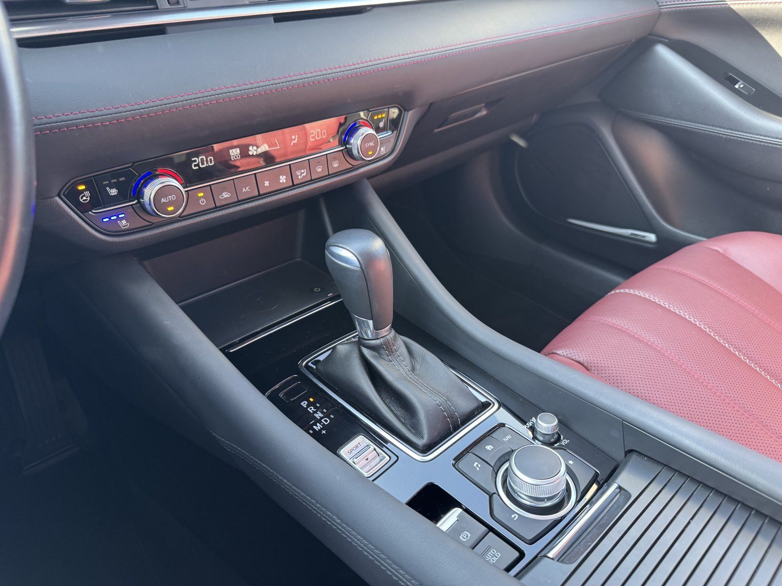 Mazda 6 2.5 SKYACTIV-G 194 HOMURA/SUNROOF/BOSE