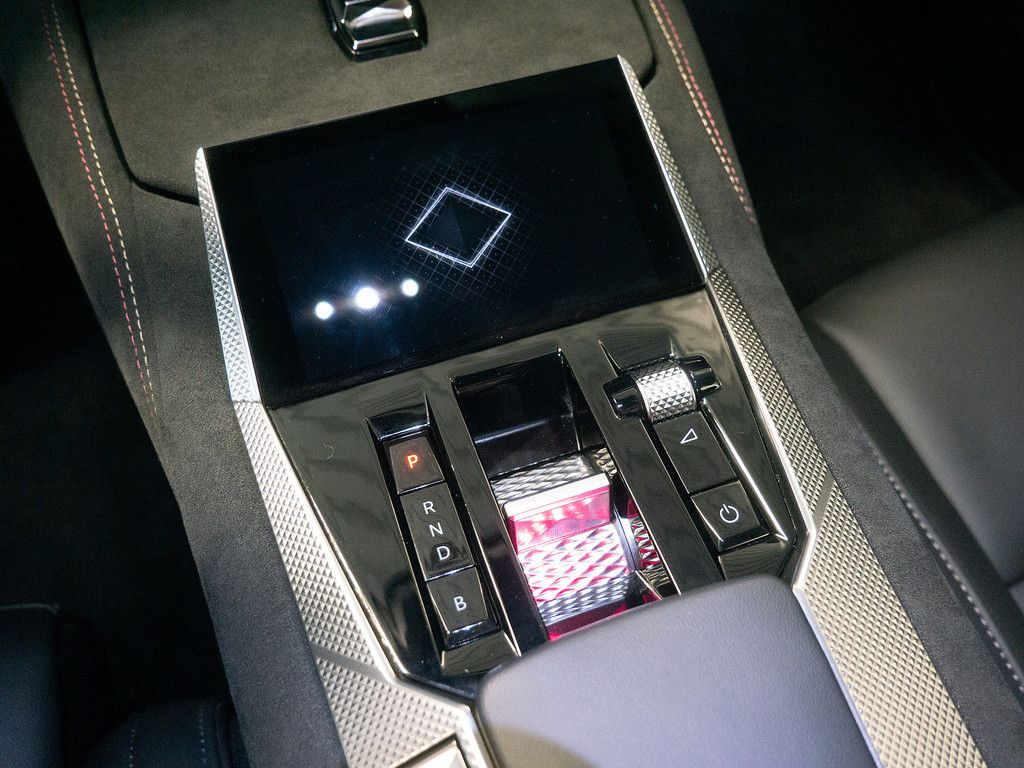 DS Automobiles DS 4 E-TENSE 225 Performance Line + MATRIX-LED
