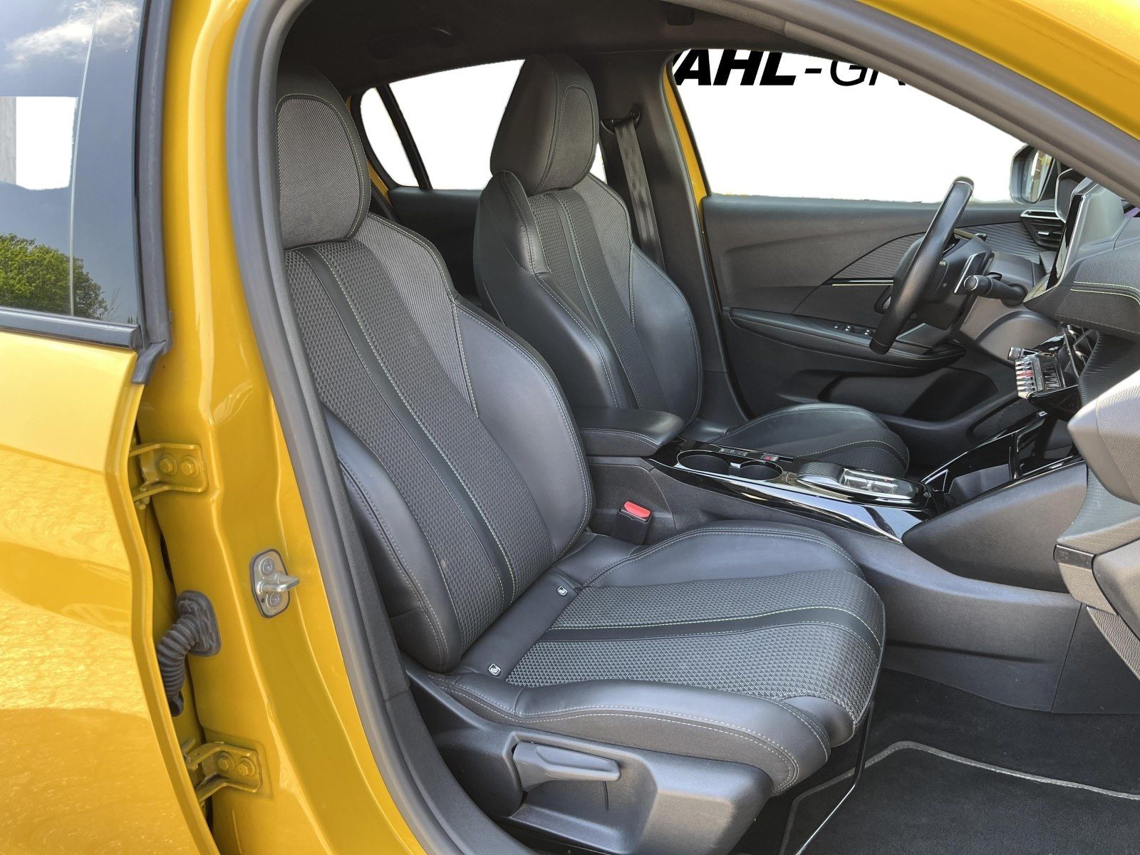 Peugeot 208 GT - Samsaru's Car Outlet