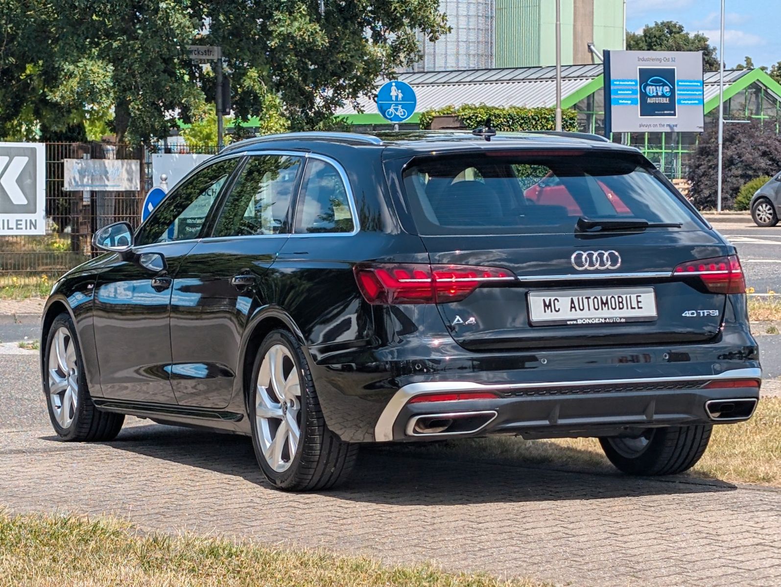 Audi A4 Avant 40 TFSI S line - Samsaru's Car Outlet