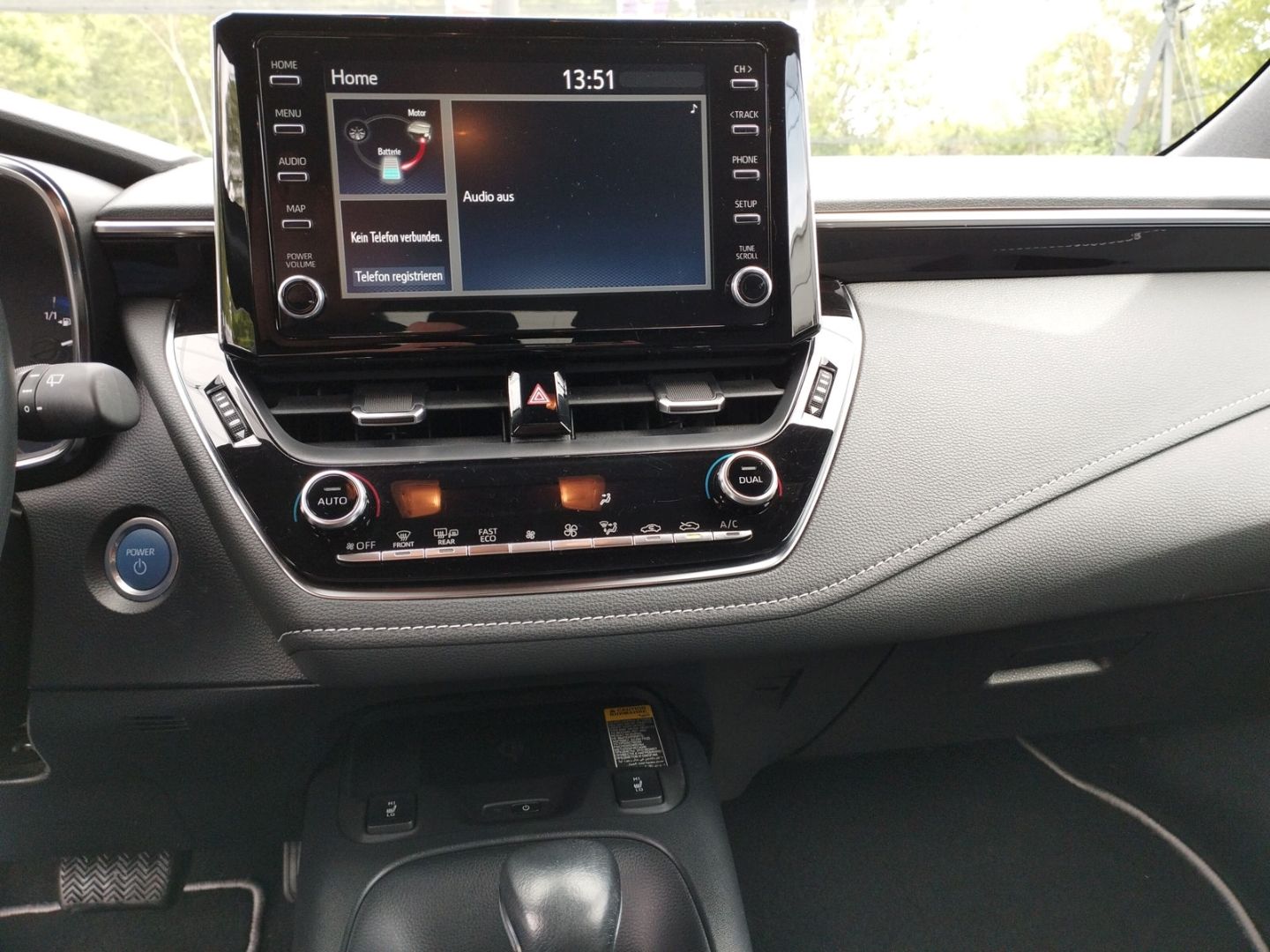 Toyota Corolla 1.8 Hybrid - Samsaru's Car Outlet