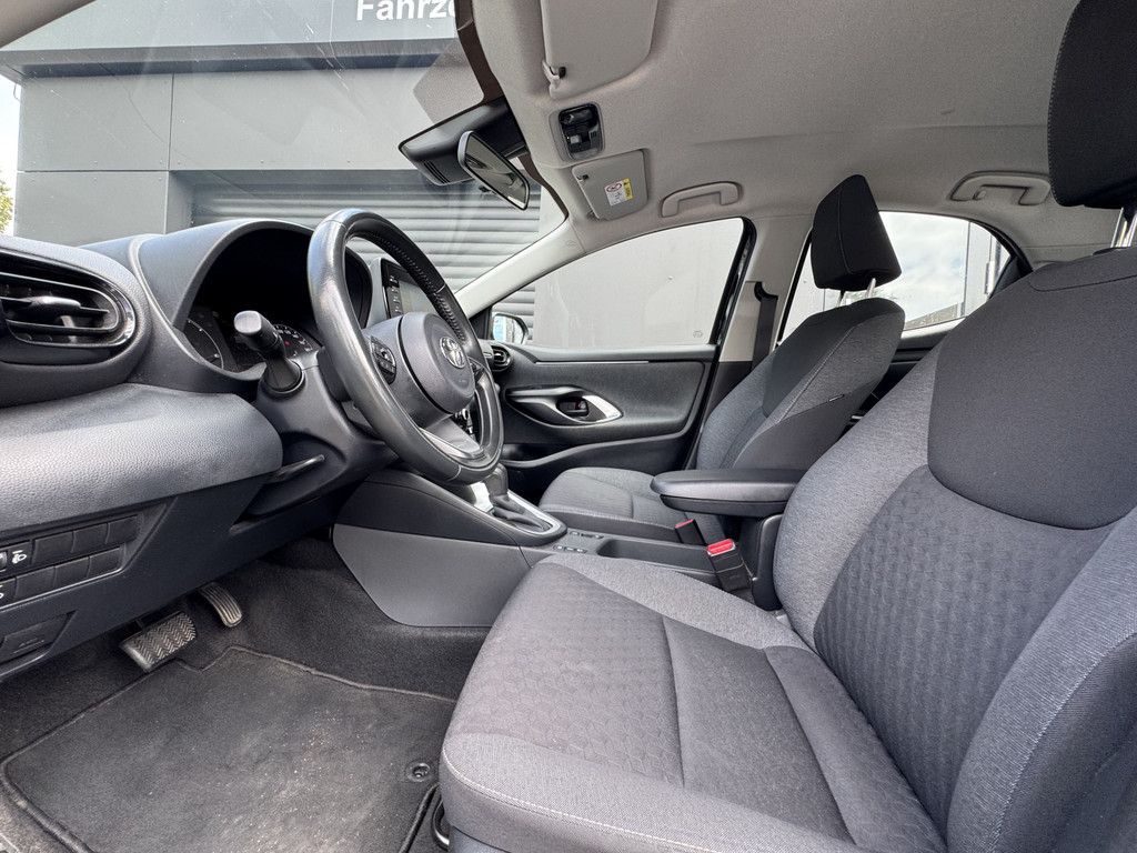 Toyota Yaris 1.5 Hybrid Business Edition - Samsaru's Car Outlet