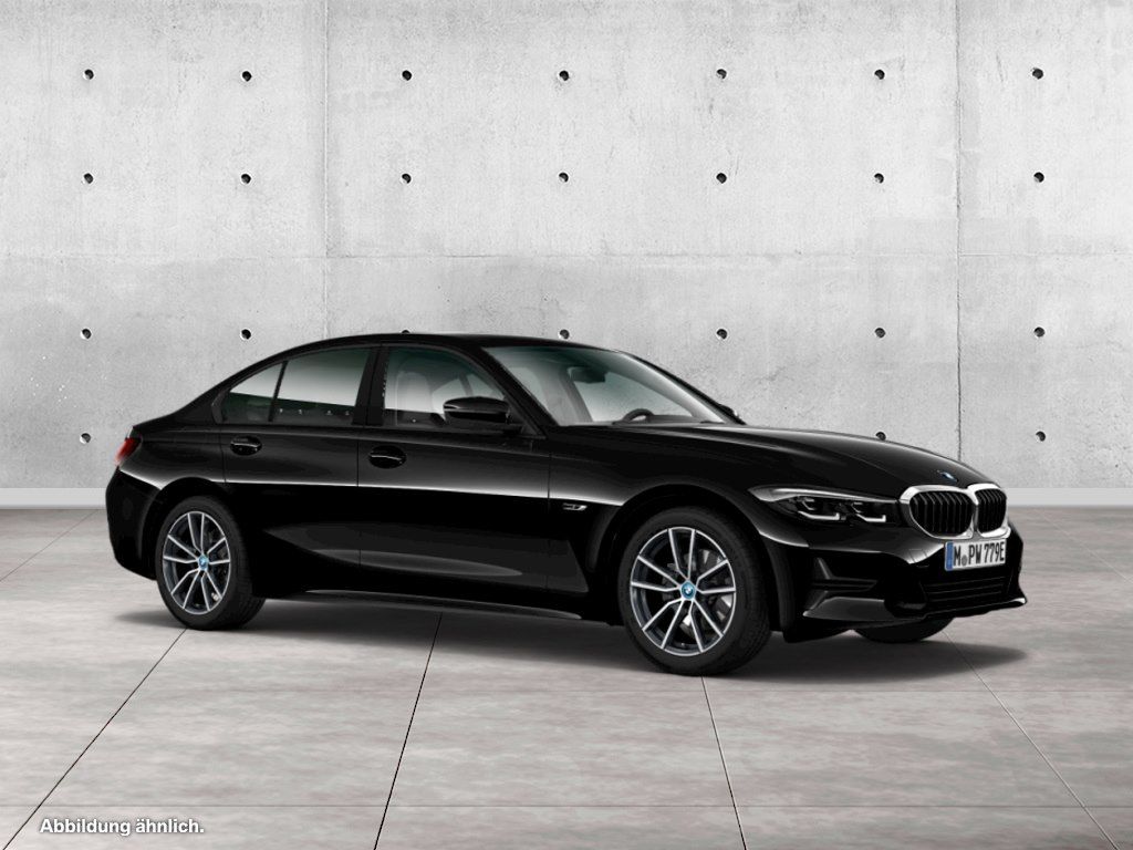 BMW 330e A - Samsaru's Car Outlet