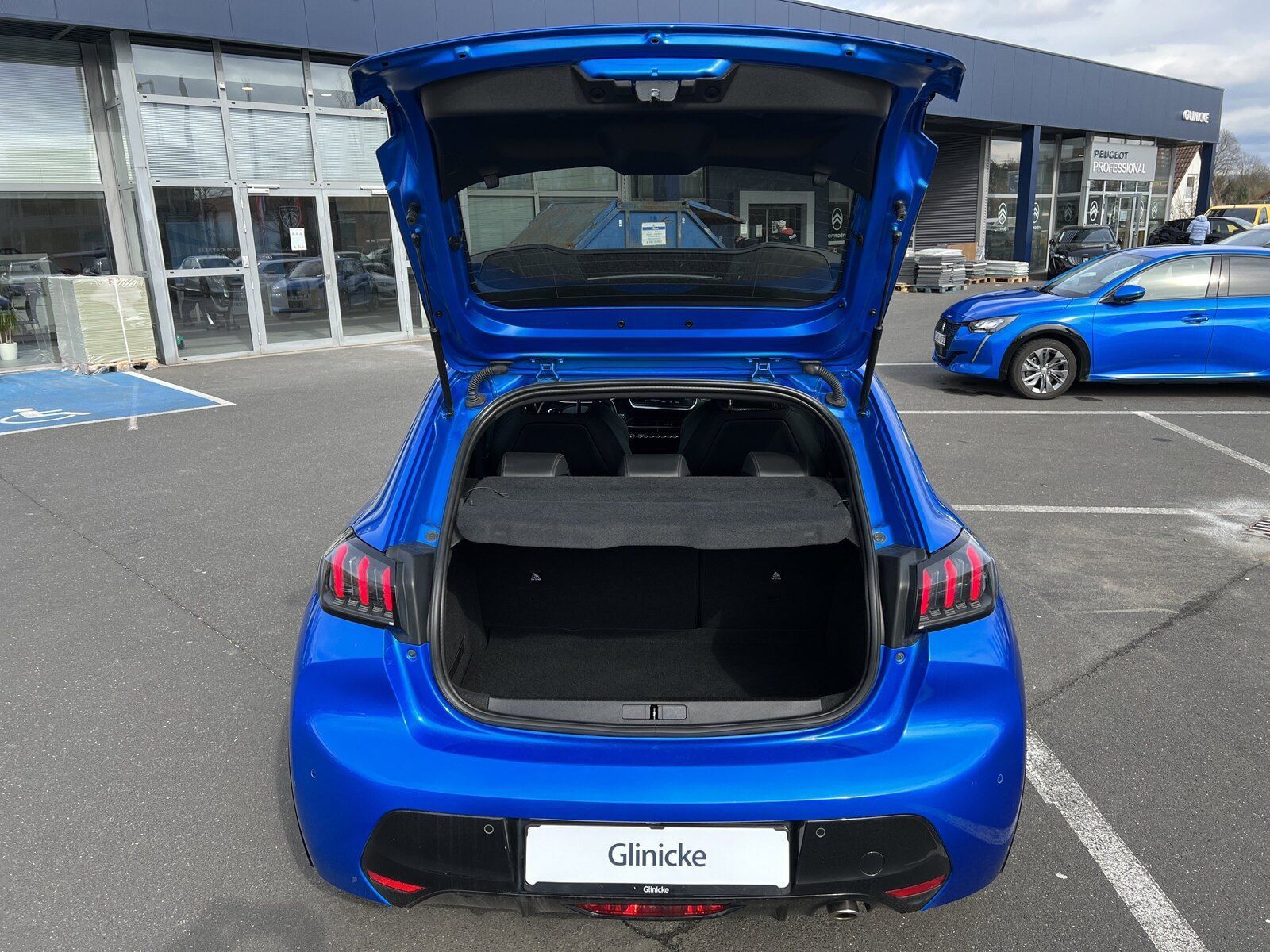 Peugeot 208 GT - Samsaru's Car Outlet