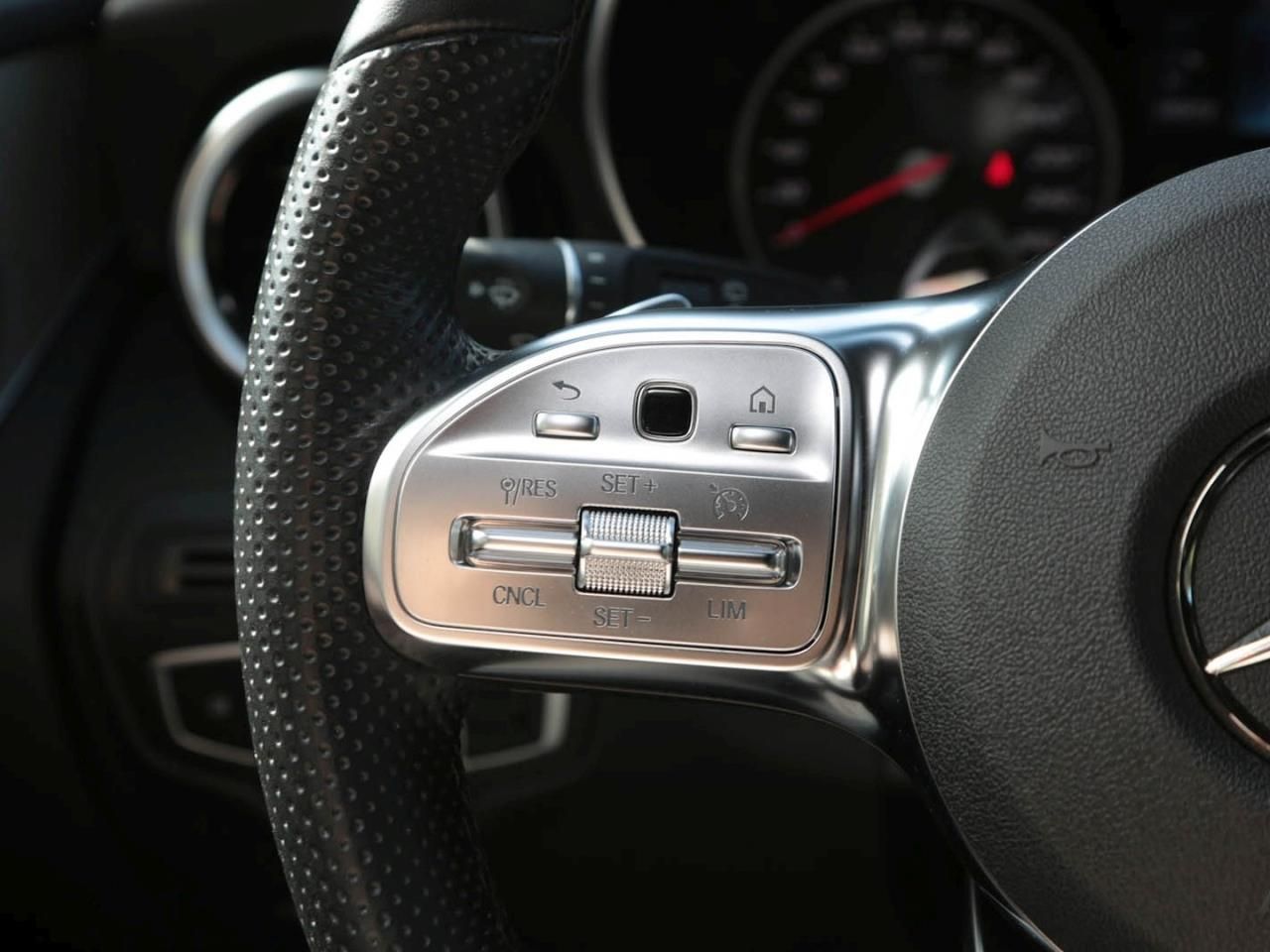 Mercedes-Benz GLC 300 de 4M AMG - Samsaru's Car Outlet