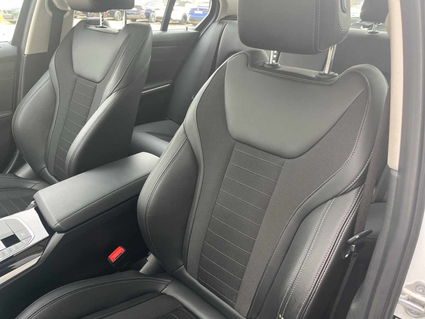 BMW 320 d Sport Line xDrive Limousine/Panodach/Navi