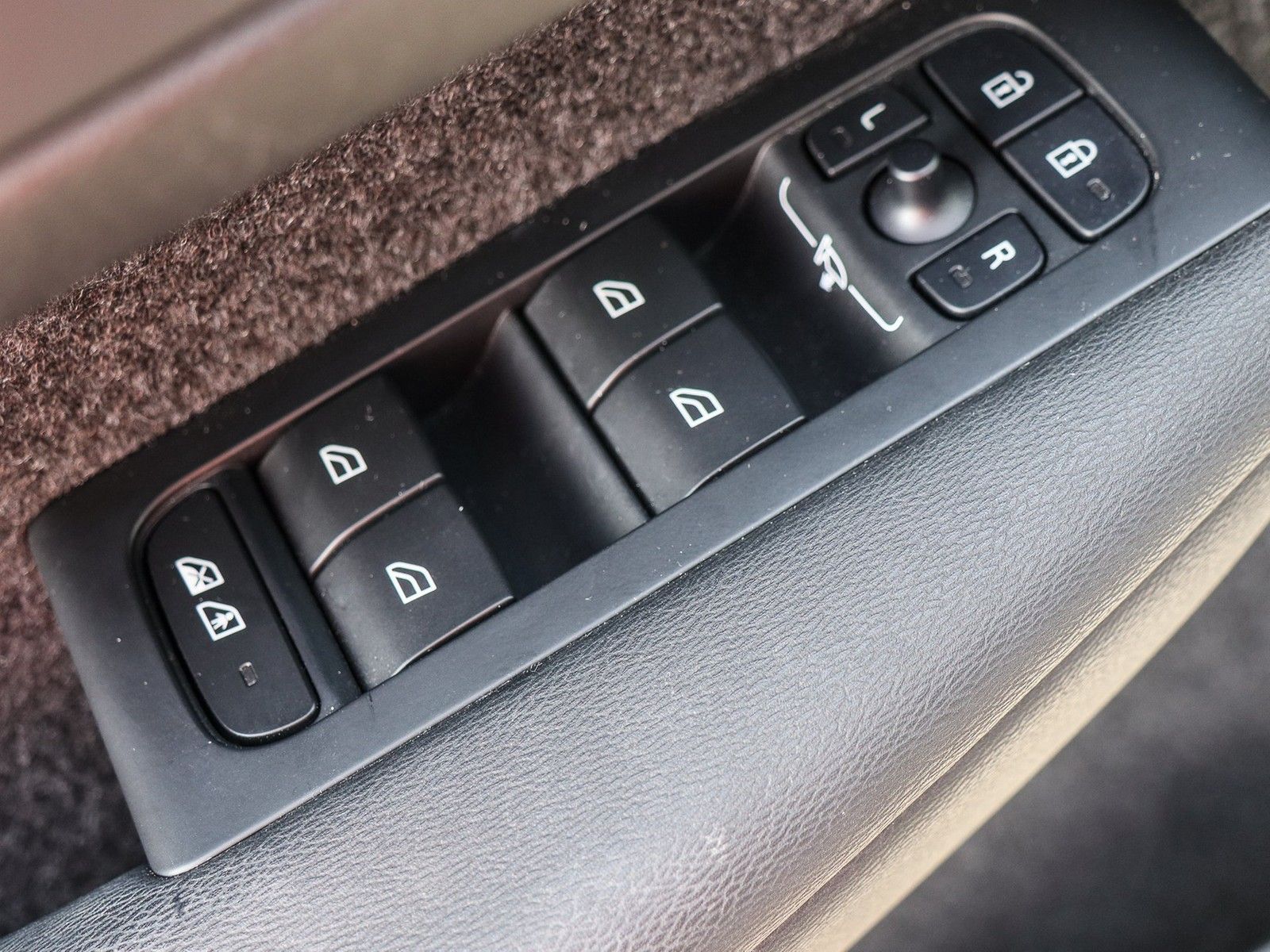 Volvo XC40 B3 (B) Core #AHK/Sitzh./PDC/RFK/Automatik/N