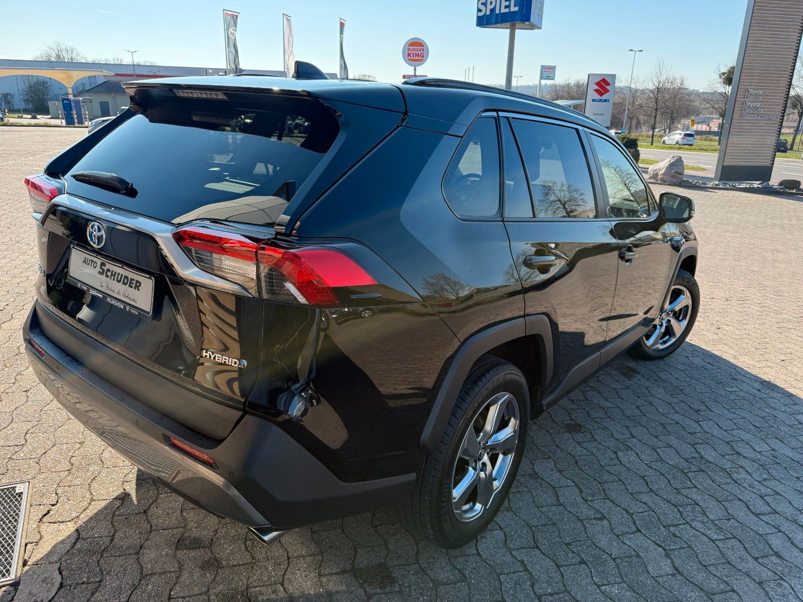 Toyota RAV4 Hybrid 4x2 Team - Samsaru's Car Outlet