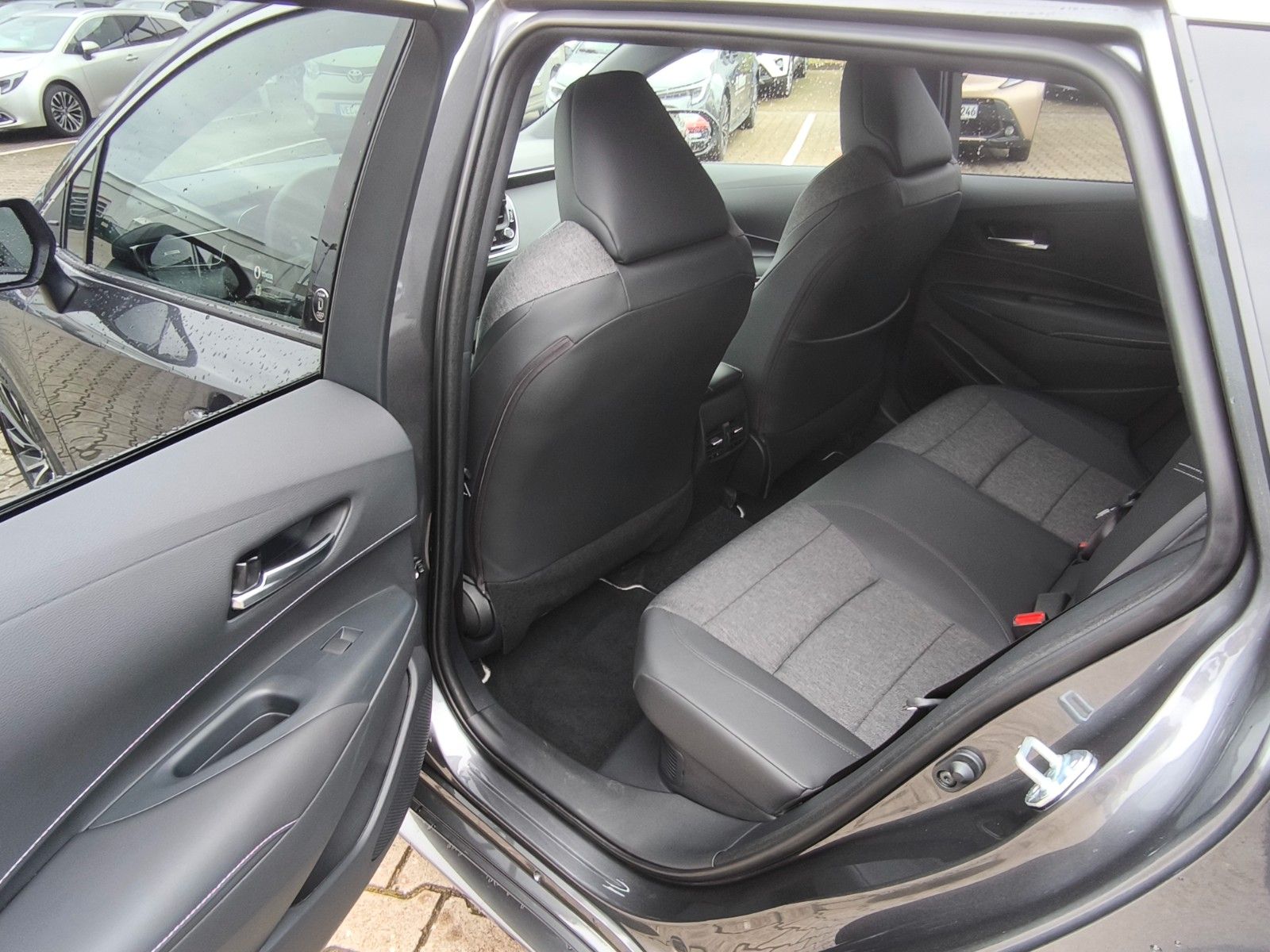 Toyota Corolla Touring Sports Hybrid Team D - Samsaru's Car Outlet