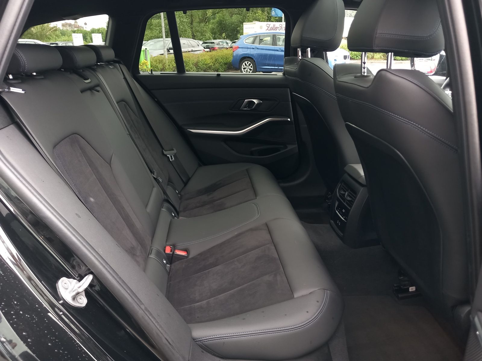 BMW 320d Touring MSport - Samsaru's Car Outlet