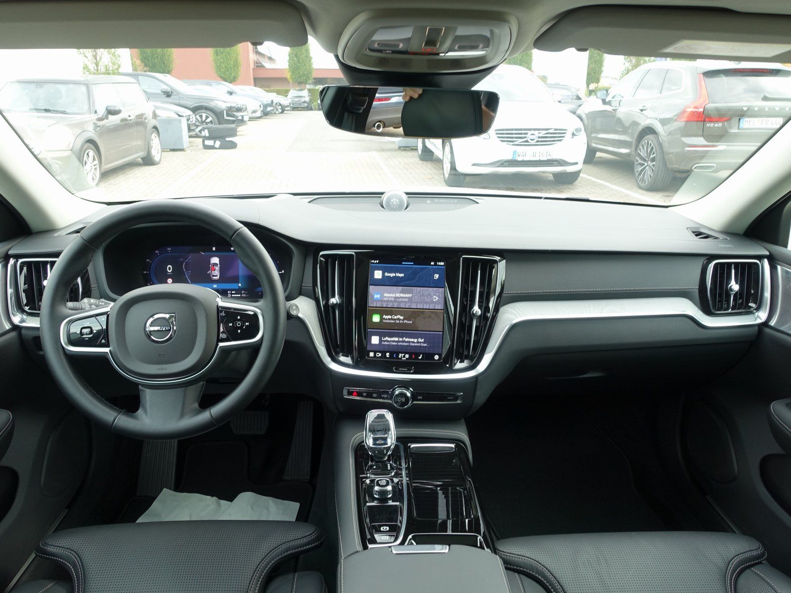 Volvo V60 Ultra Dark T8 AWD PANO/B&W/HUD/360°MASSAGE