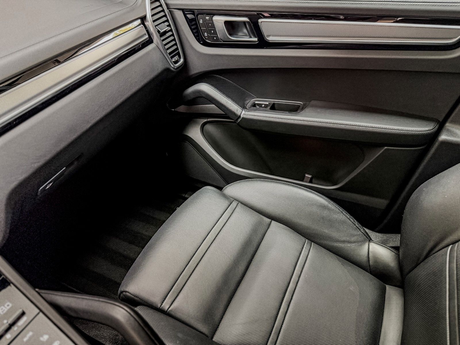 Porsche Cayenne Platinum Edition, Approved bis 11.2027 !