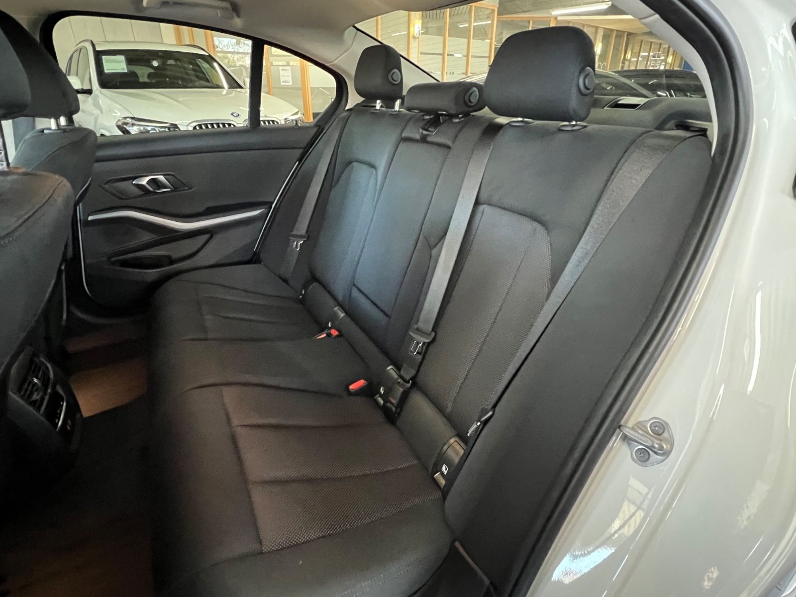 BMW 320 d xDrive Limousine Driving Assist+LED+CURVED