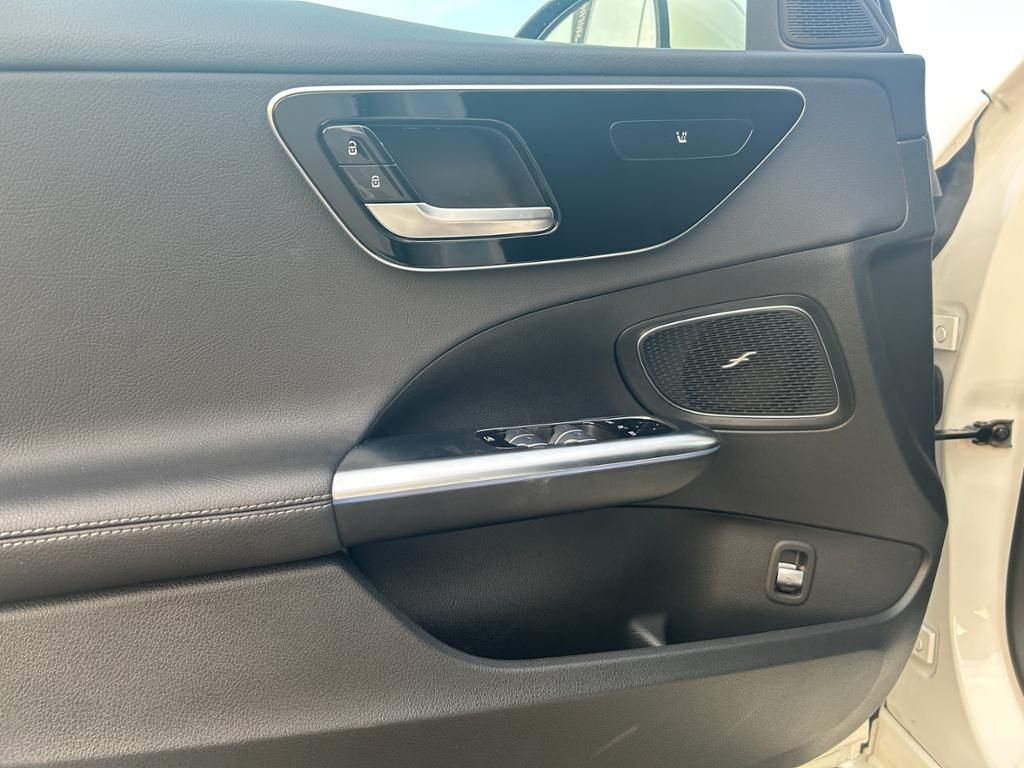 Mercedes-Benz C 200 4M - Samsaru's Car Outlet