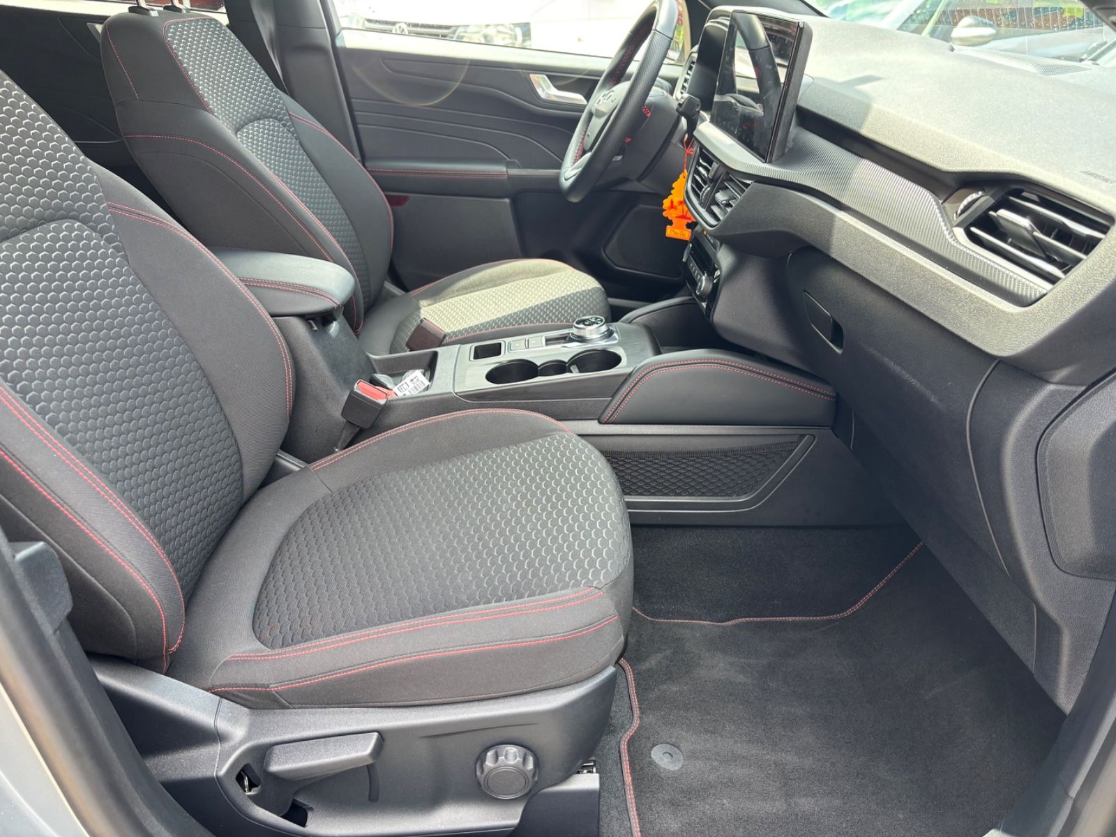 Ford Kuga Plug-In Hybrid ST-Line - Samsaru's Car Outlet