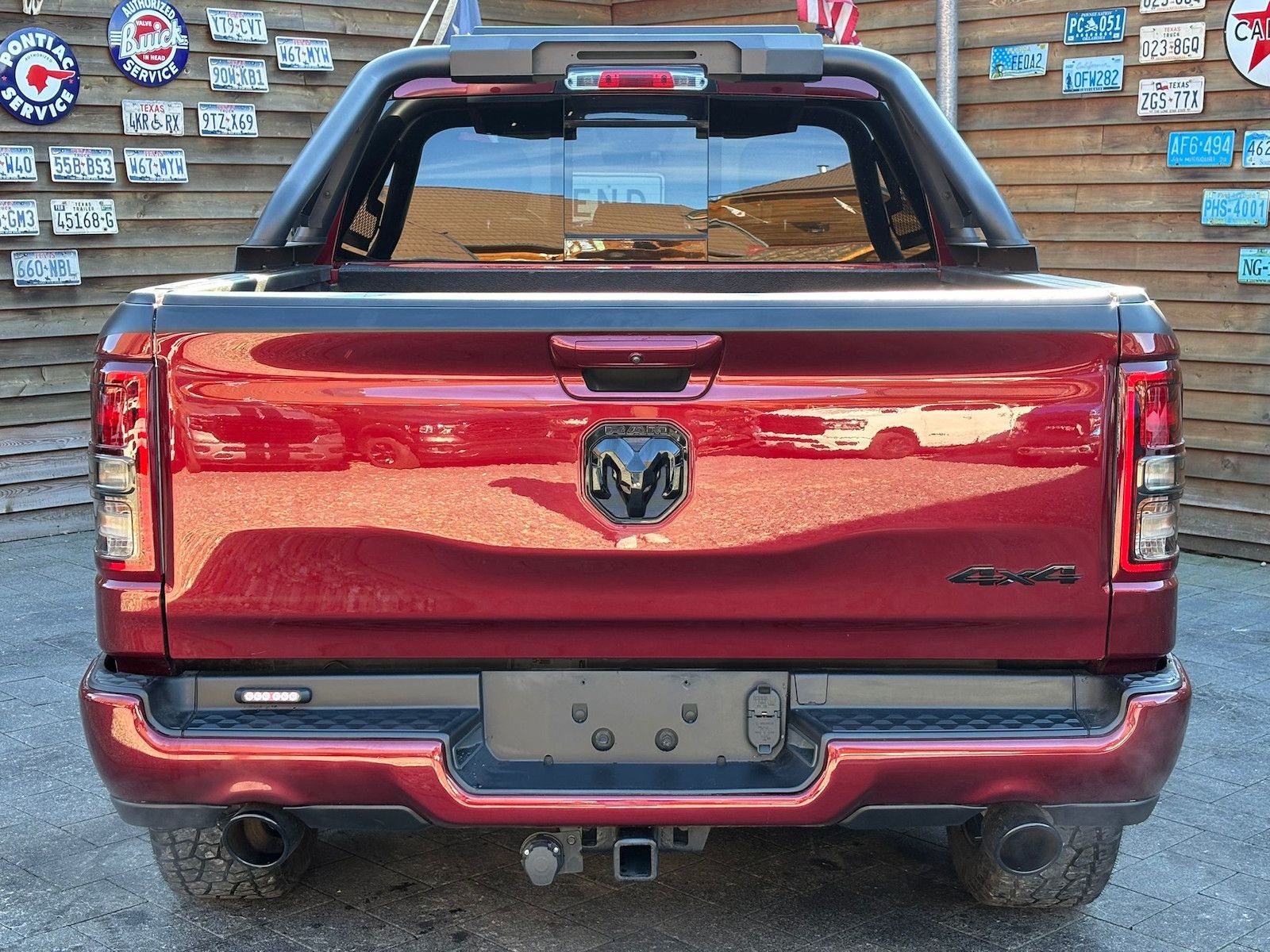 Dodge RAM 1500 5,7L BigHorn Crew Cab LED AHK 4x4 LPG