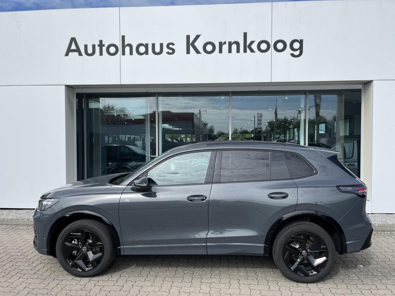 Volkswagen Tiguan R-Line 2.0 TDI DSG SCR 4MOTION Black