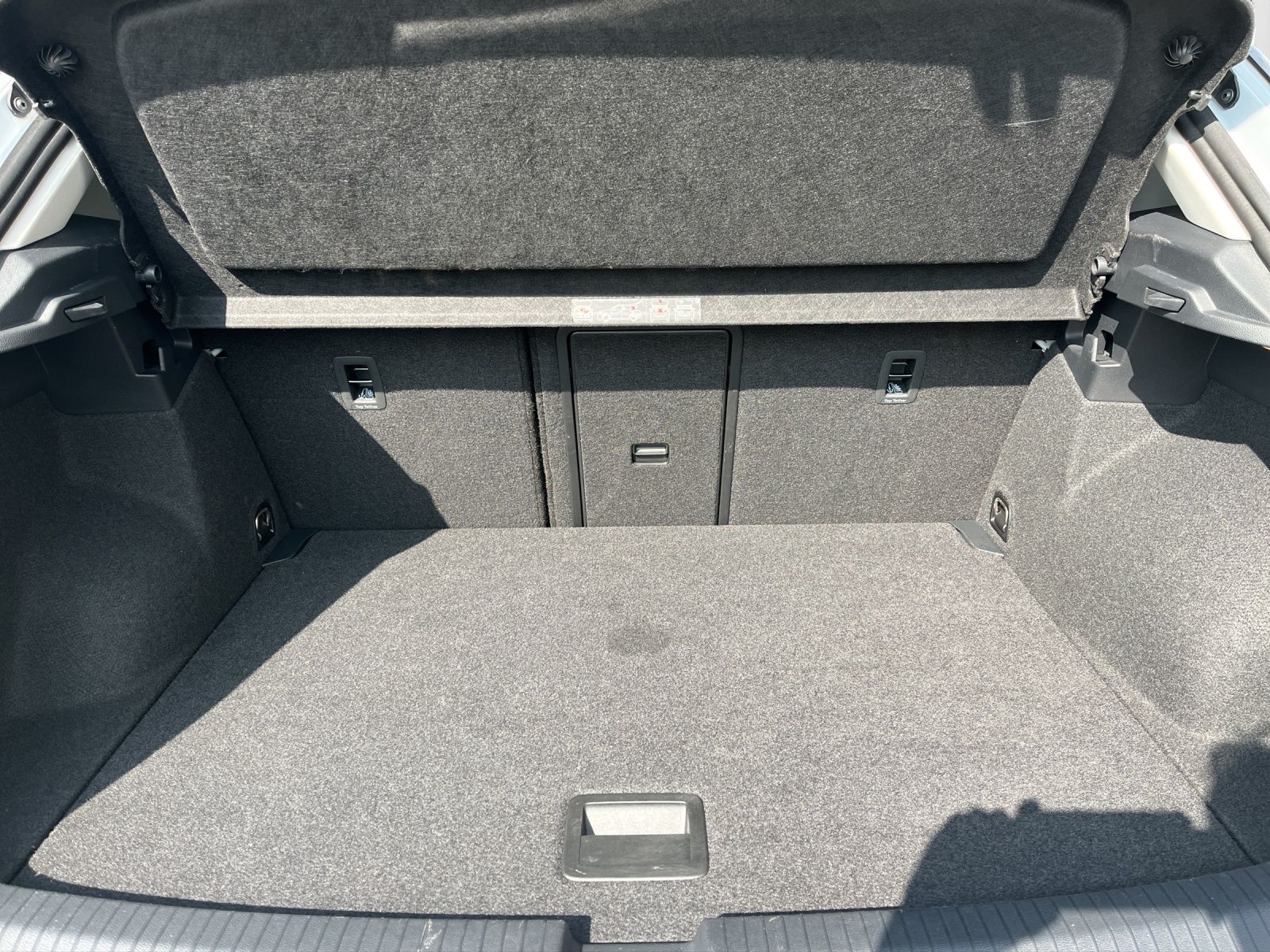 Volkswagen T-Roc 2.0 TDI Style - Samsaru's Car Outlet