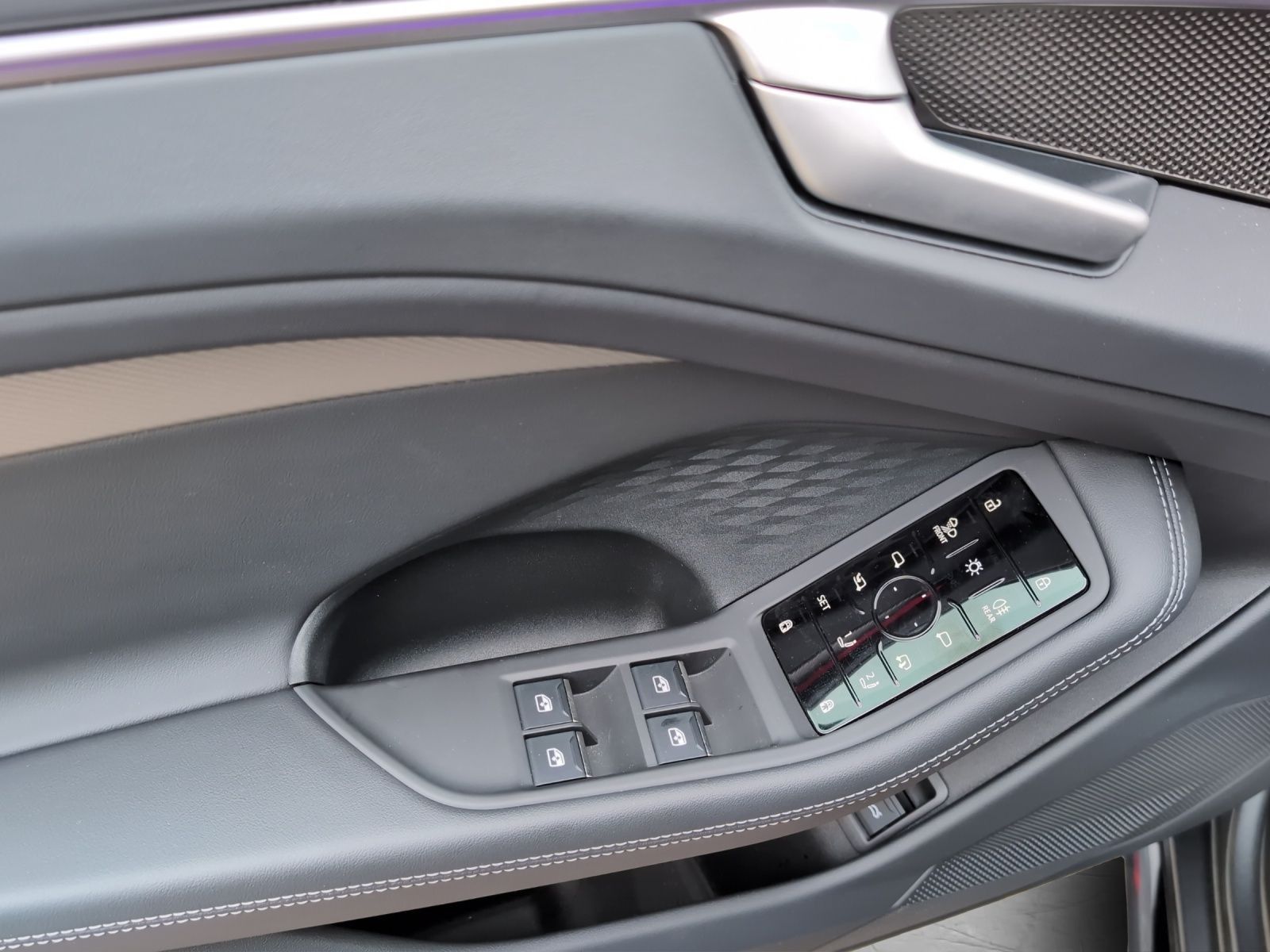 Audi A6 Avant 55 TFSI qu 2x S line S tro*B&O*HUD*Pano