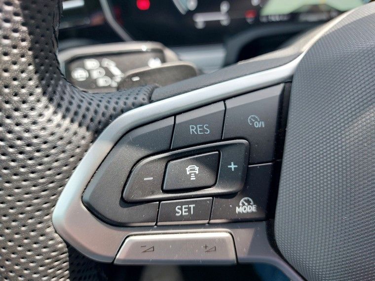Volkswagen Touareg 3.0 TDI 4M R-Line AHK*Standhzg*Pano*360°