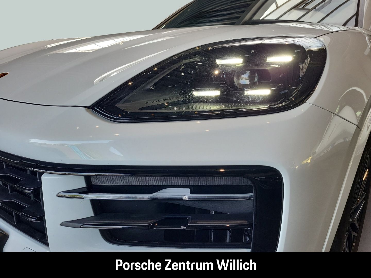 Porsche Cayenne Panoramadach Luftfederung LED-Matrix