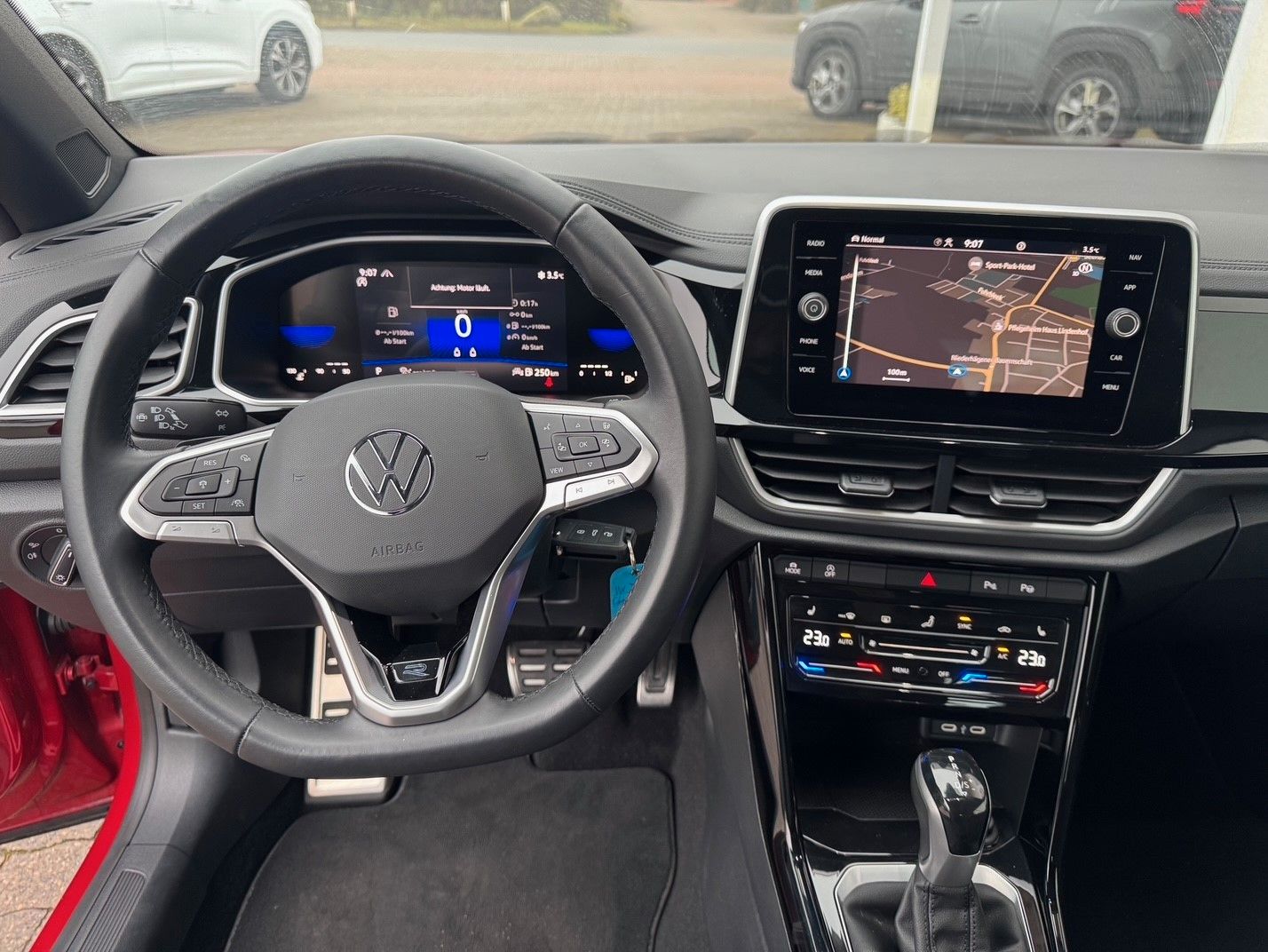 Volkswagen T-Roc R-Line - Samsaru's Car Outlet