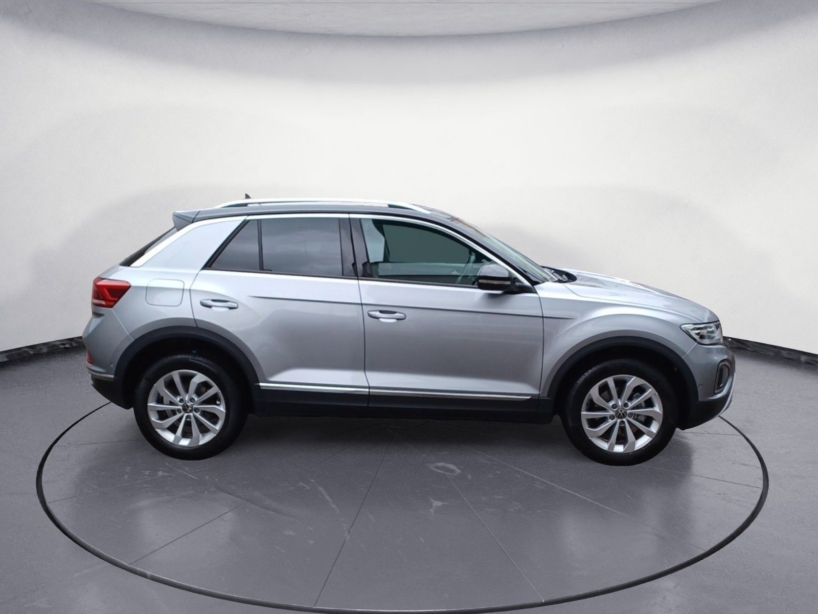 Volkswagen T-Roc 1.5 TSI DSG Style - Samsaru's Car Outlet