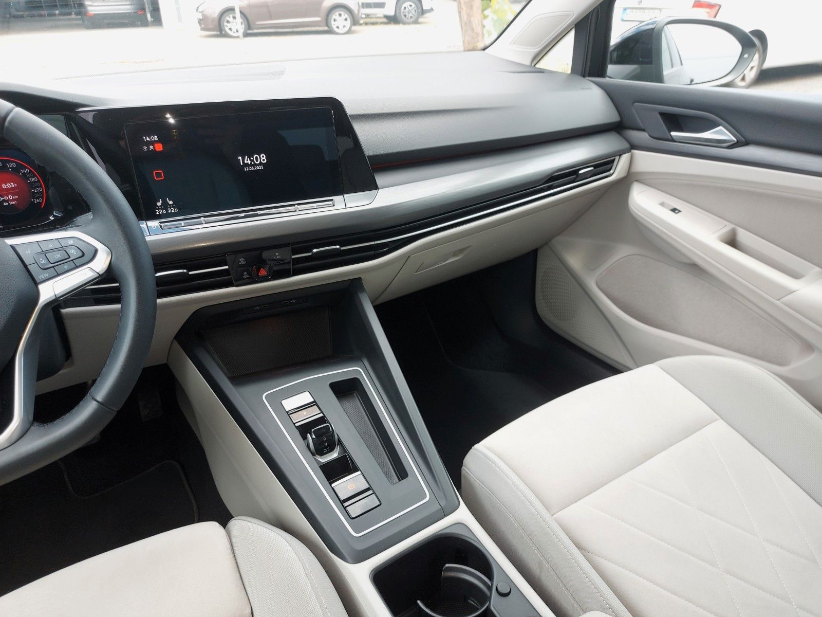 Volkswagen Golf VIII Variant 2.0 TDI Style - Samsaru's Car Outlet