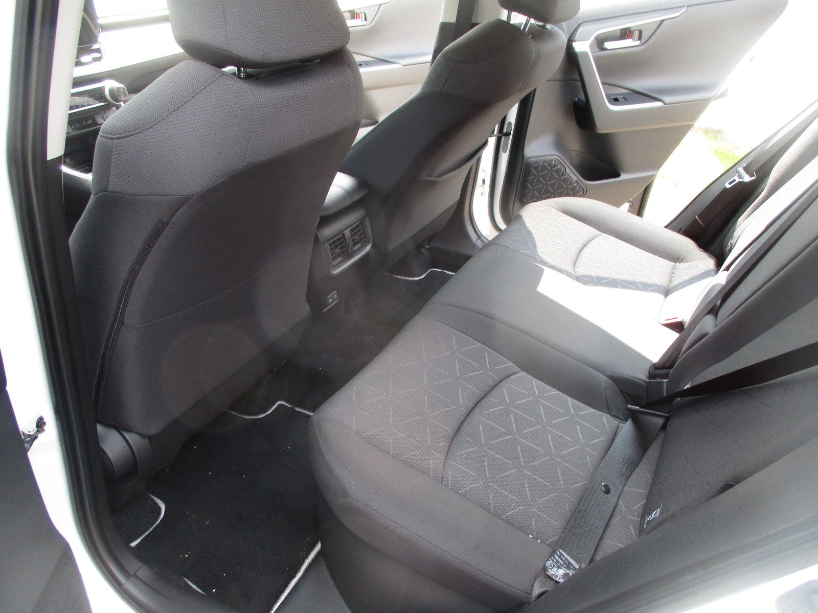 Toyota RAV 4 Hybrid 4x2 Team Deutschland - Samsaru's Car Outlet