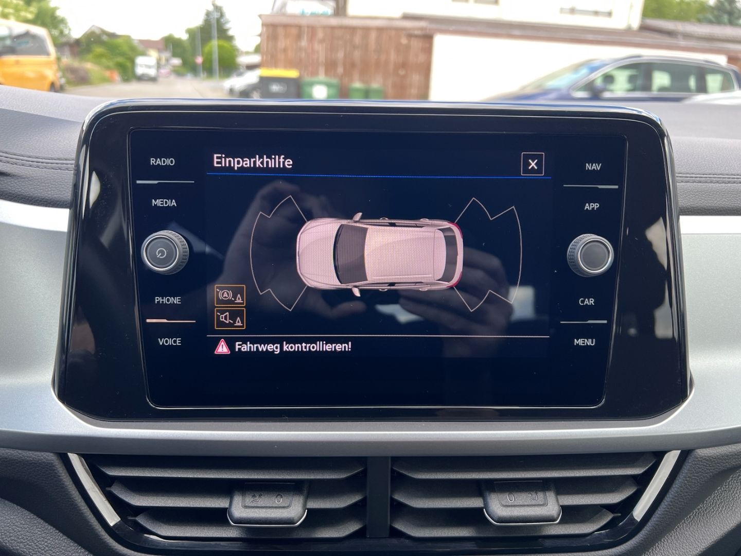 Volkswagen T-Roc 1.0TSI Life - Samsaru's Car Outlet