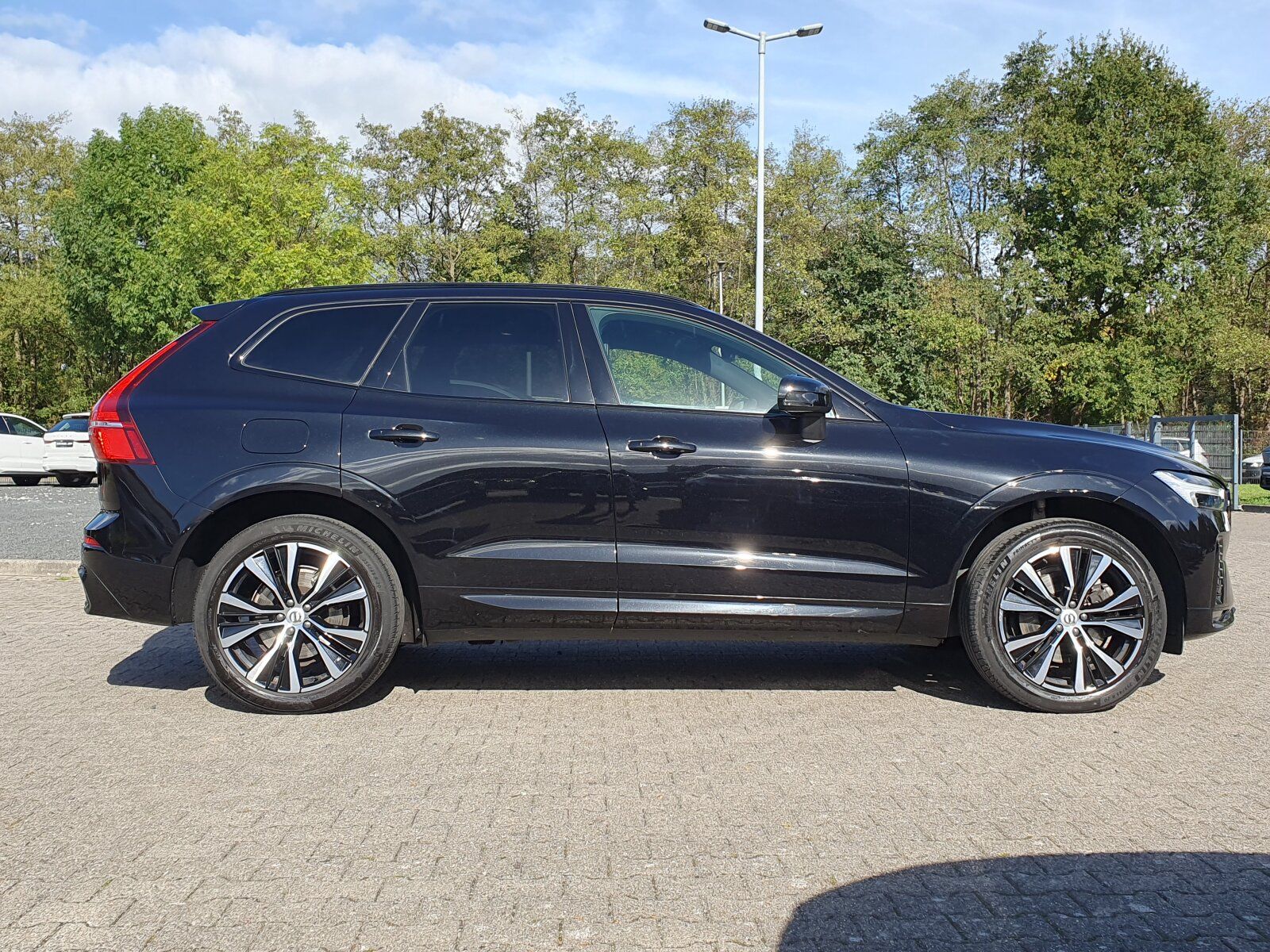 Volvo XC60 B4 AWD Plus Dark Keyless-Start/Autom./Klima